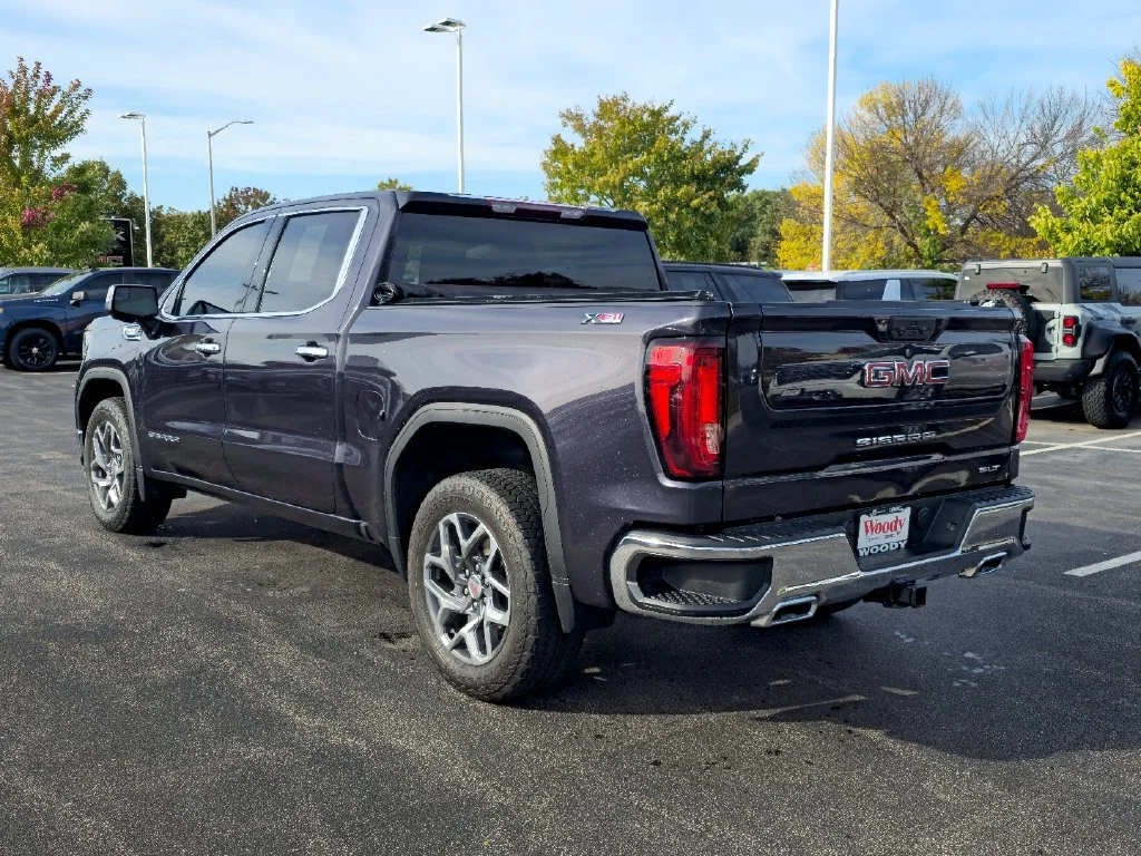 2023 GMC Sierra 1500 SLT - Photo 10