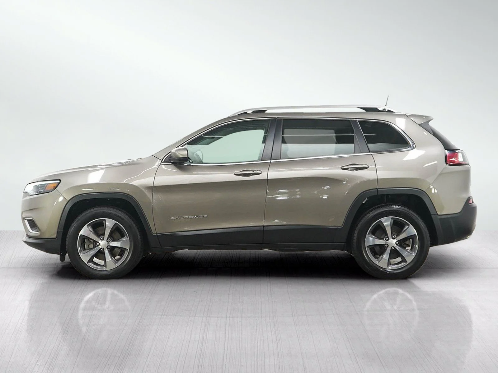 Used 2019 Jeep Cherokee Limited with VIN 1C4PJMDN2KD193207 for sale in Wayzata, Minnesota