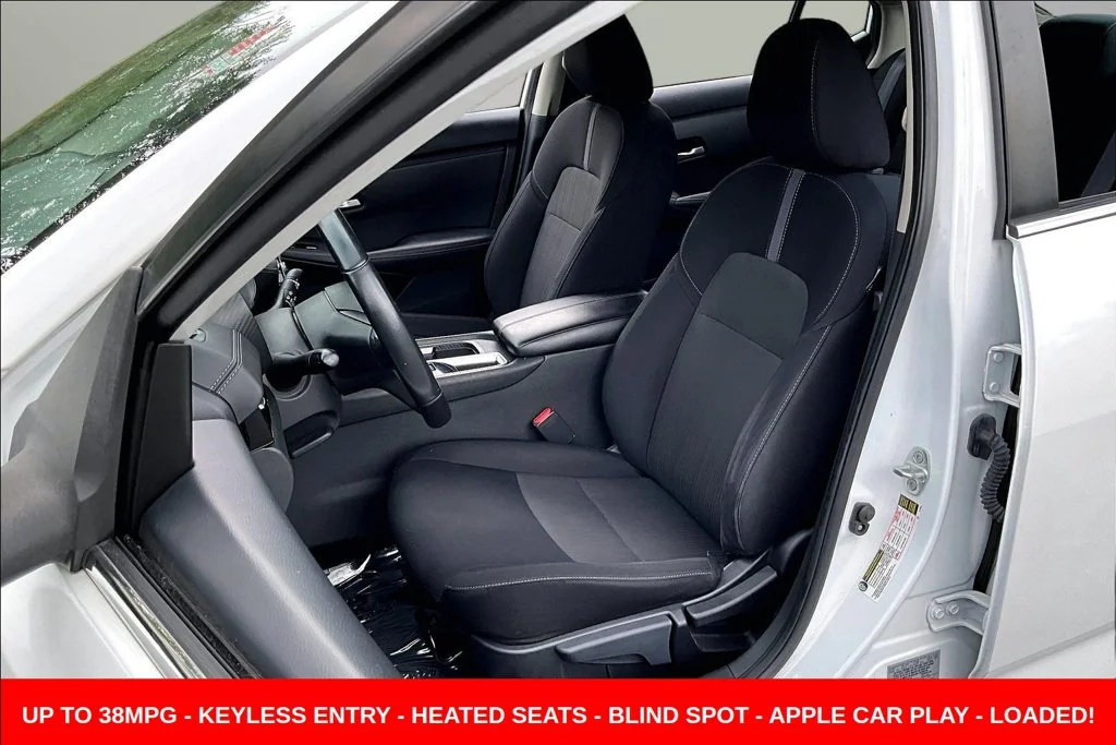 Used 2023 White Nissan SV image 23