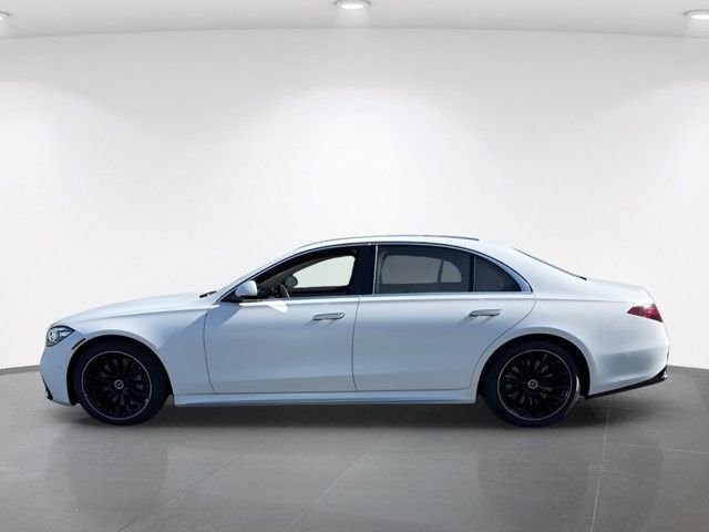 New 2026 MANUFAKTUR Moonlight White Magno Mercedes-Benz S 580 image 4