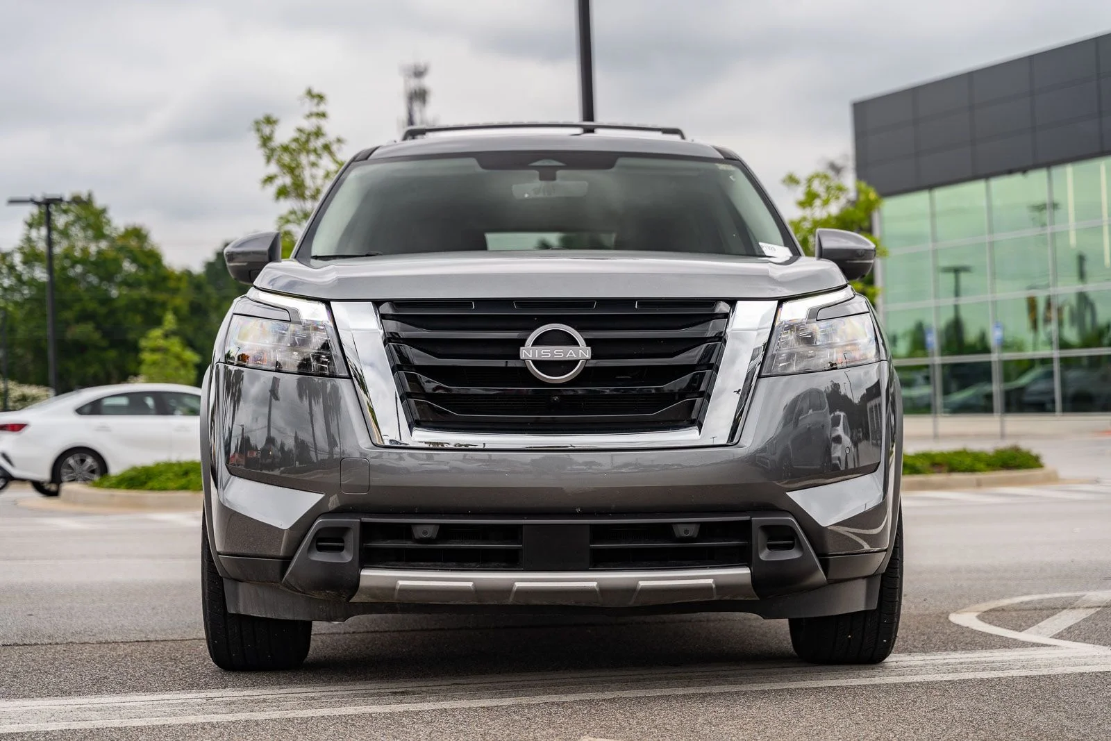 Used 2025 Gray Nissan SL image 1