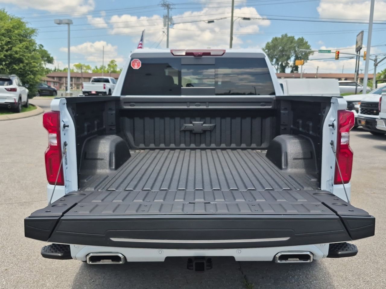 New 2026 Polar White Tricoat Chevrolet High Country image 27