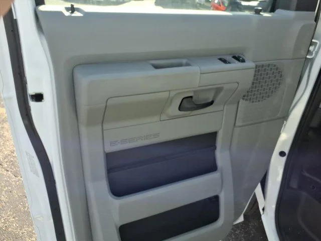2026 Ford E-Series Cutaway Base - Photo 30
