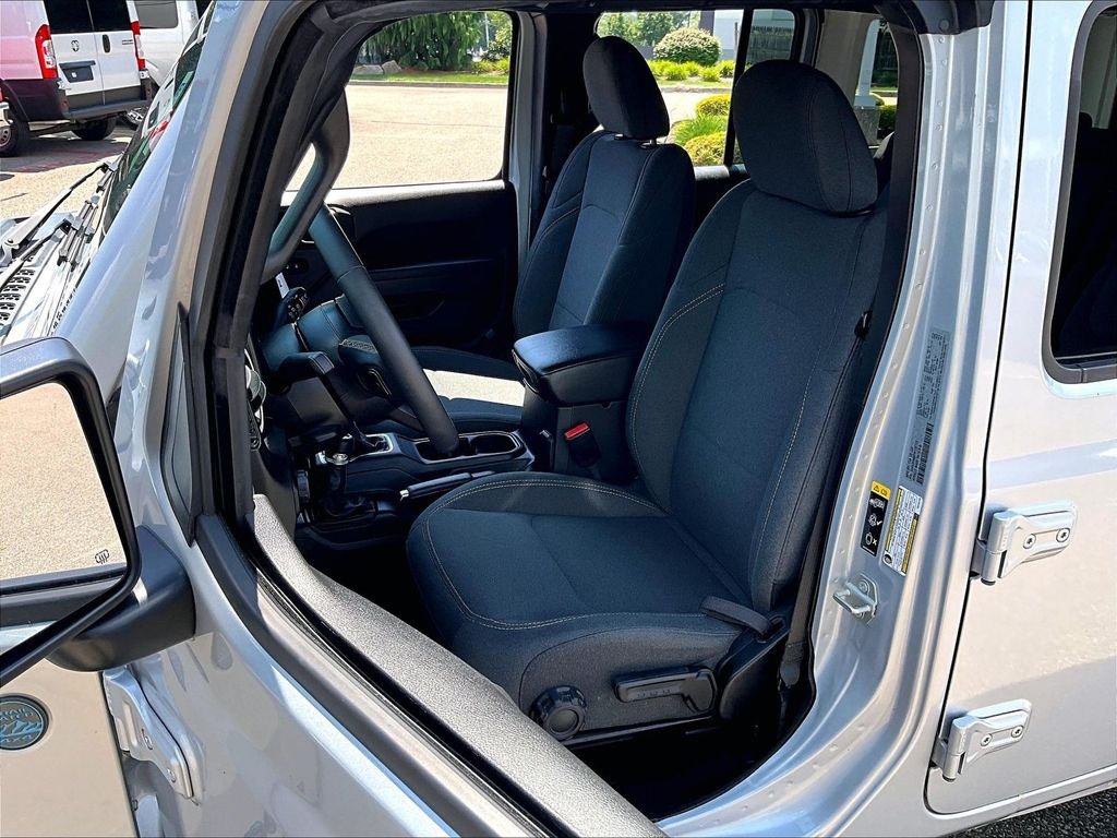 Used 2024 Silver Jeep Sport S 4xe image 10