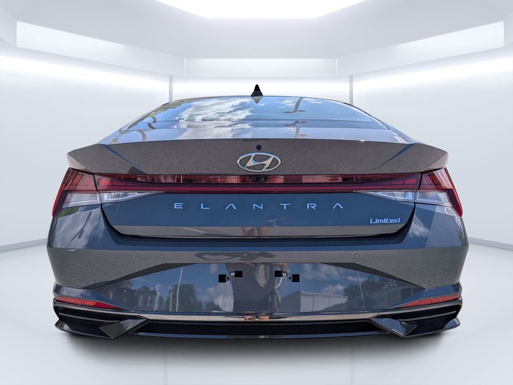 Used 2023 Gray Hyundai Limited image 4