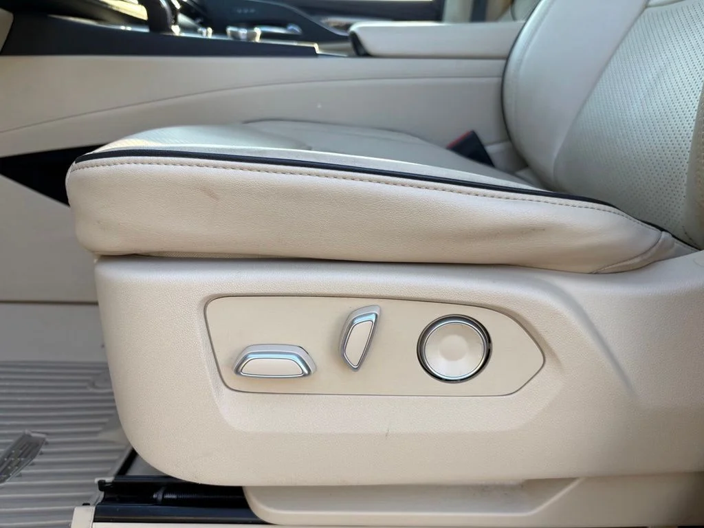 Used 2024 White Cadillac Premium Luxury image 10