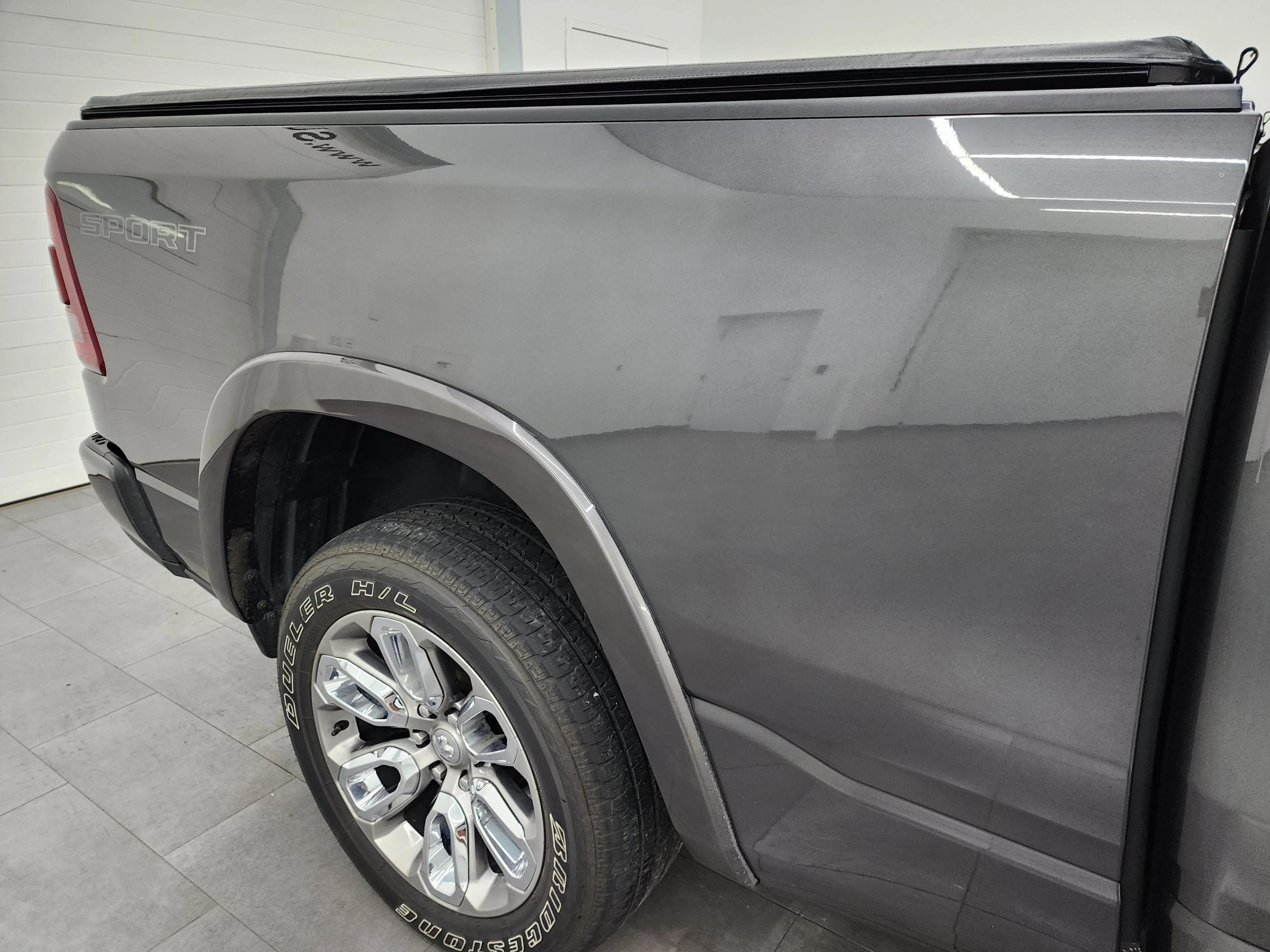 Used 2022 Granite Crystal Metallic Clearcoat Ram Laramie image 26