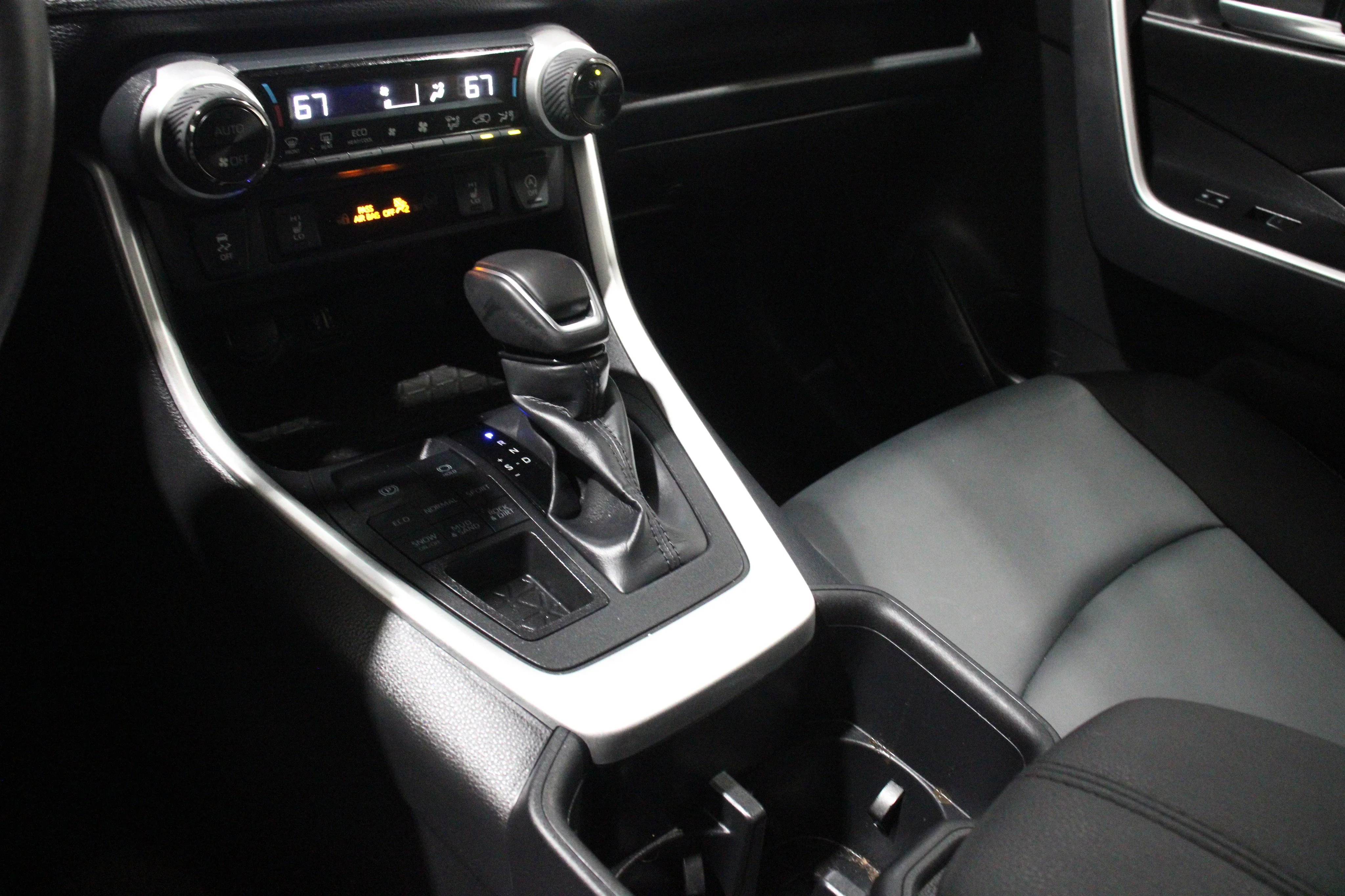 Used 2025 Gray Toyota XLE Premium image 20