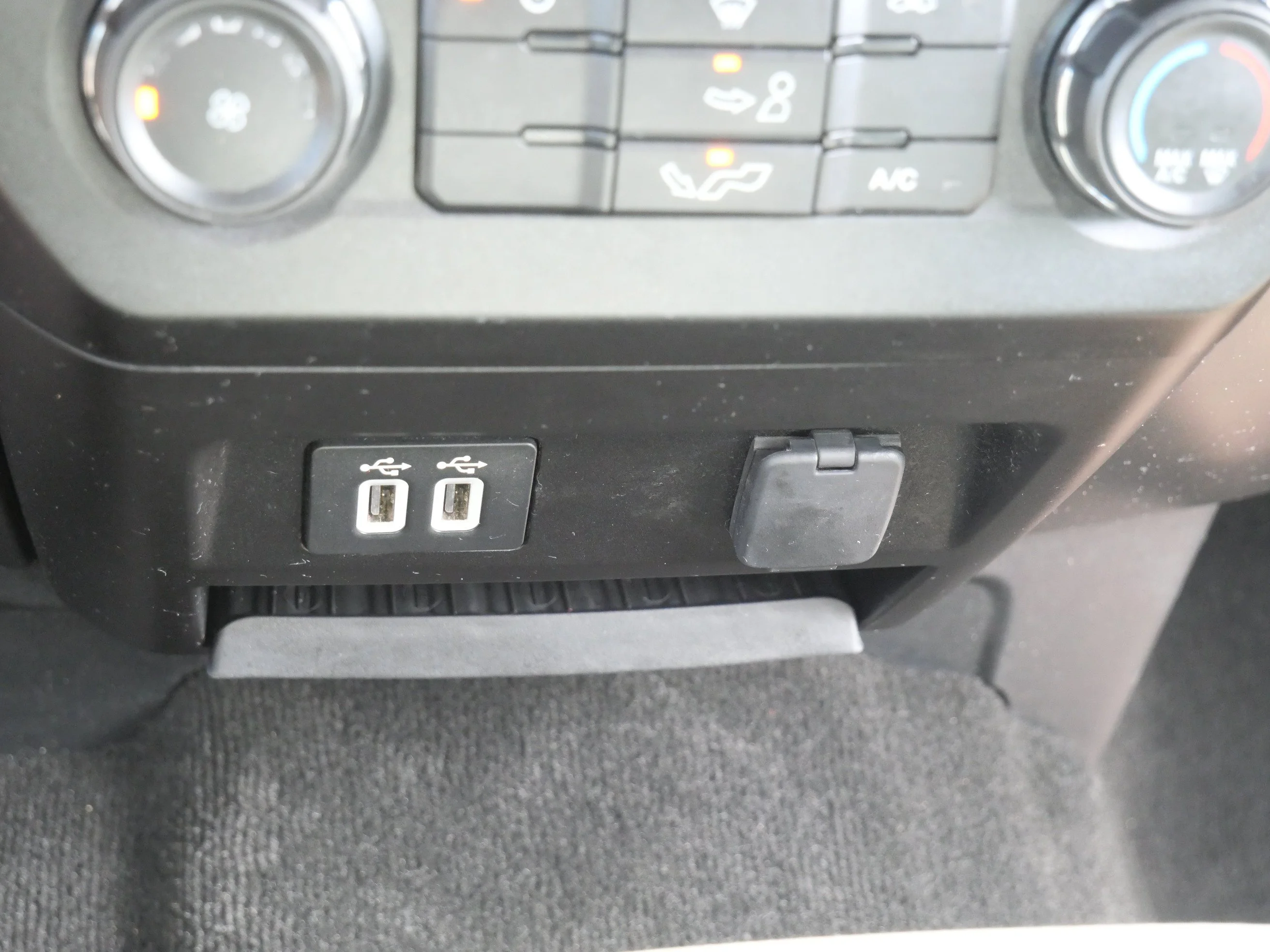 Used 2019 Magnetic Metallic Ford XLT 4WD SuperCab 6.5 Box image 16