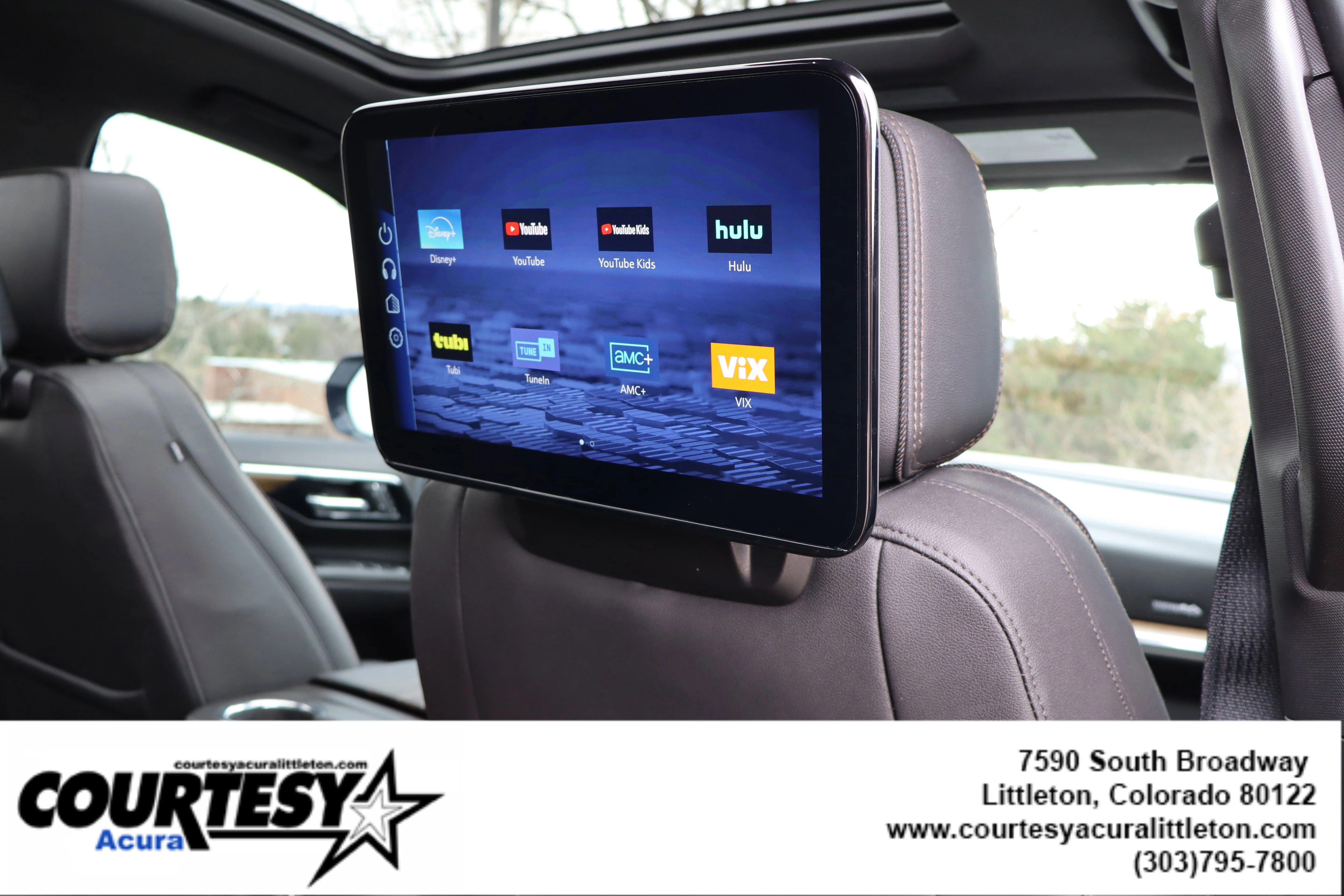 Used 2025 Iridescent Pearl Tricoat Chevrolet High Country image 36