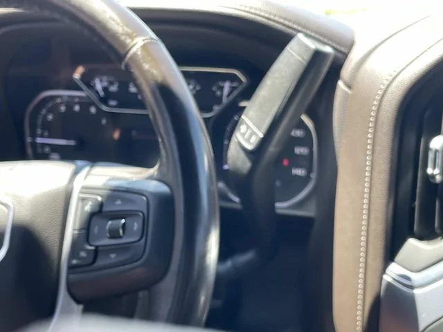Used 2022 Black GMC SLT image 31