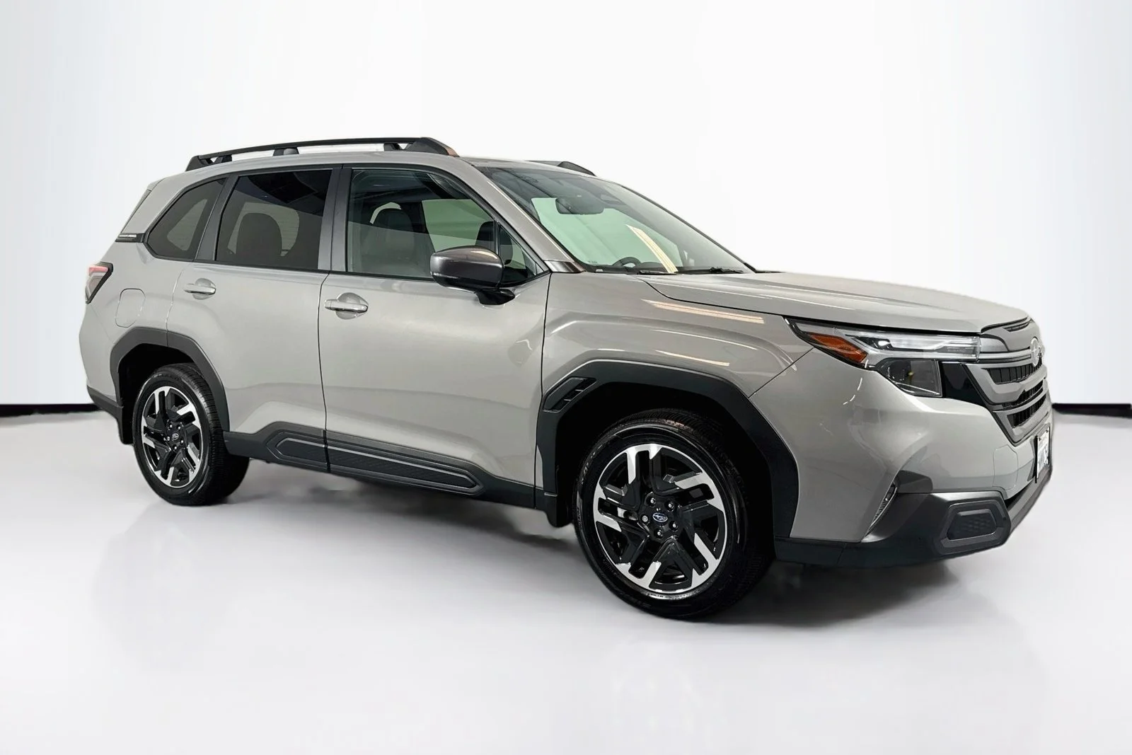 Used 2026 River Rock Pearl Subaru Limited image 3
