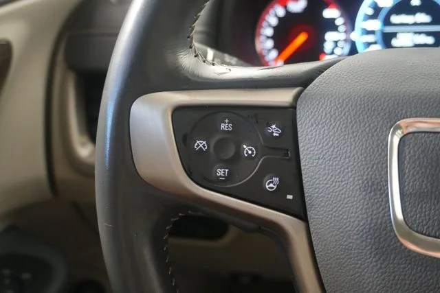 Used 2022 Summit White GMC Denali image 14