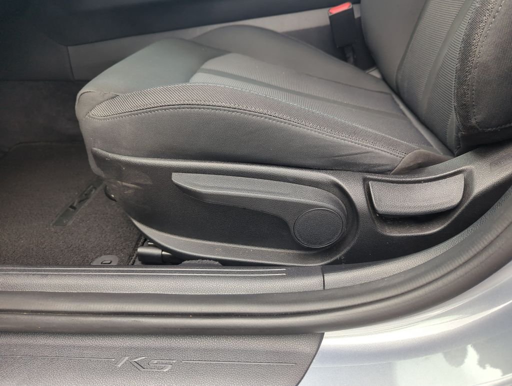 Used 2022 Silver Kia LXS image 13