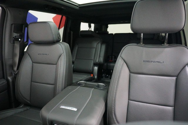 2026 GMC Yukon XL Denali - Photo 17