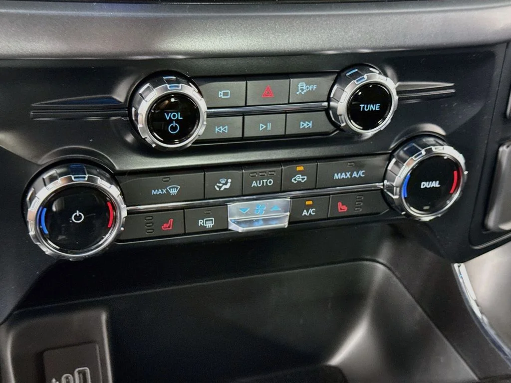 New 2026 Oxford White Ford XLT image 16