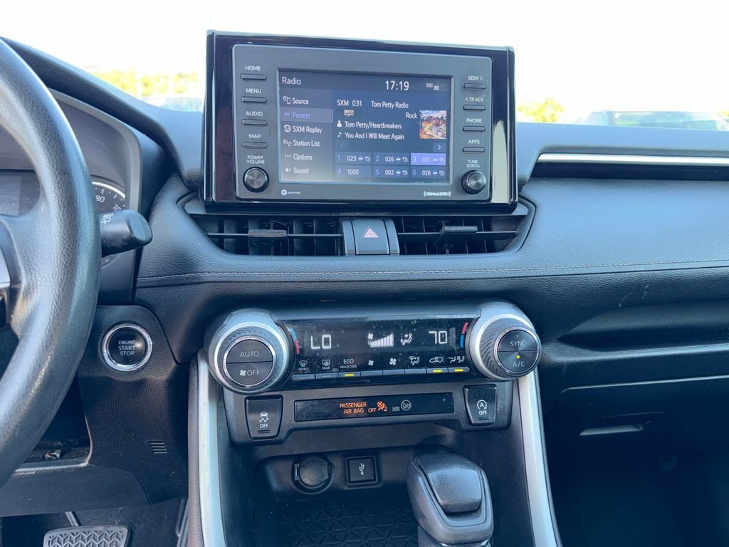 2021 Toyota RAV4 XLE - Photo 22