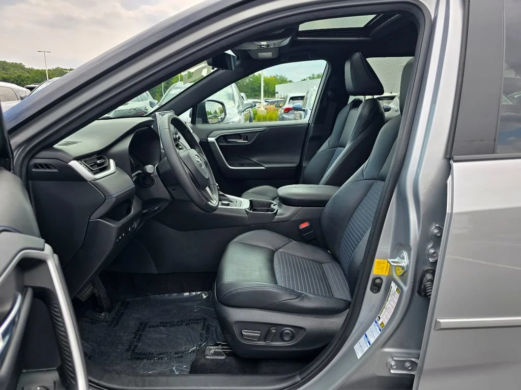 2021 Toyota RAV4 XSE - Photo 24