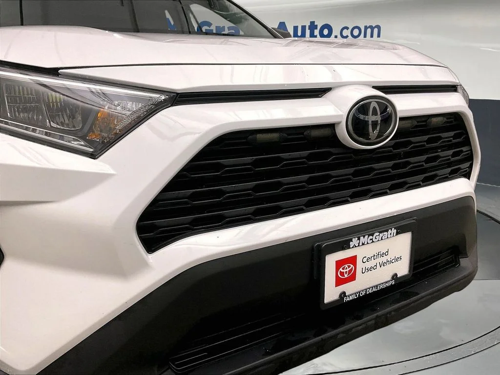 Certified Used 2021 White Toyota LE image 32