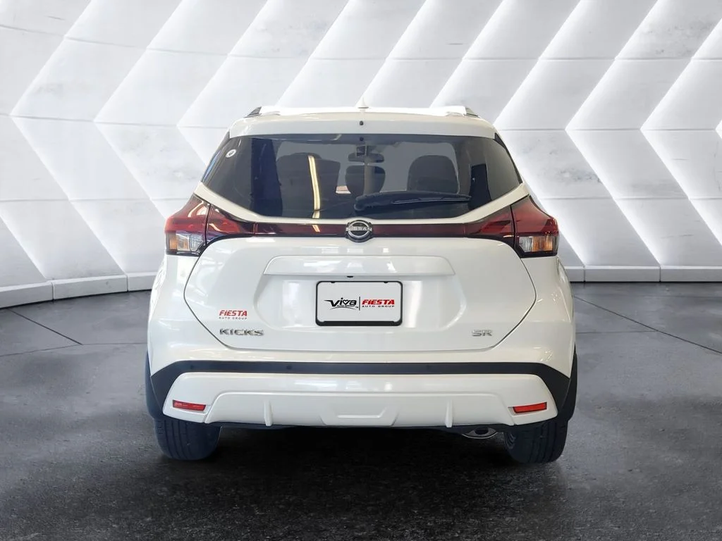 Used 2023 White Nissan SR image 5