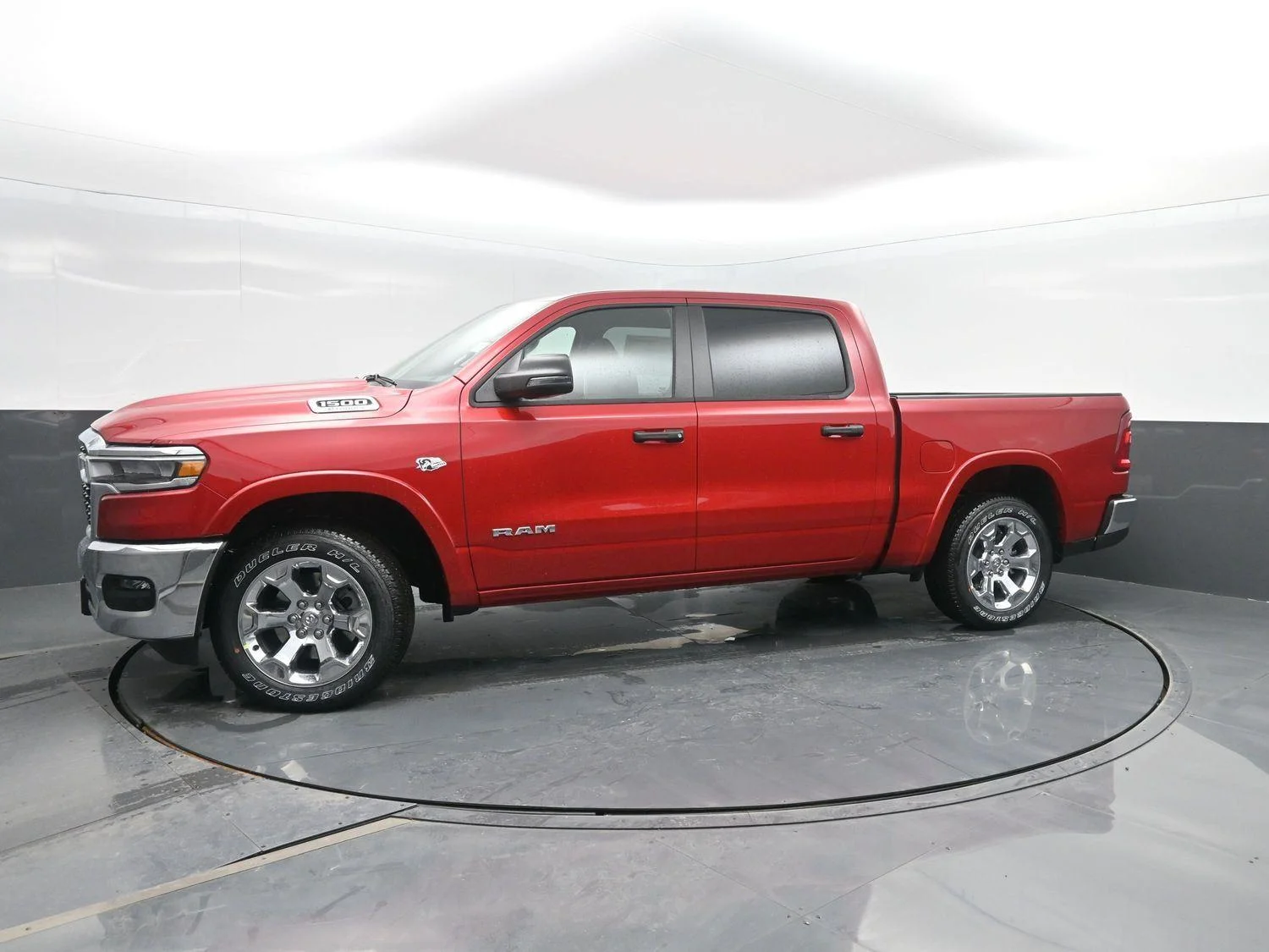 New 2026 Molten Red Pearl-Coat Exterior Paint RAM Big Horn image 44