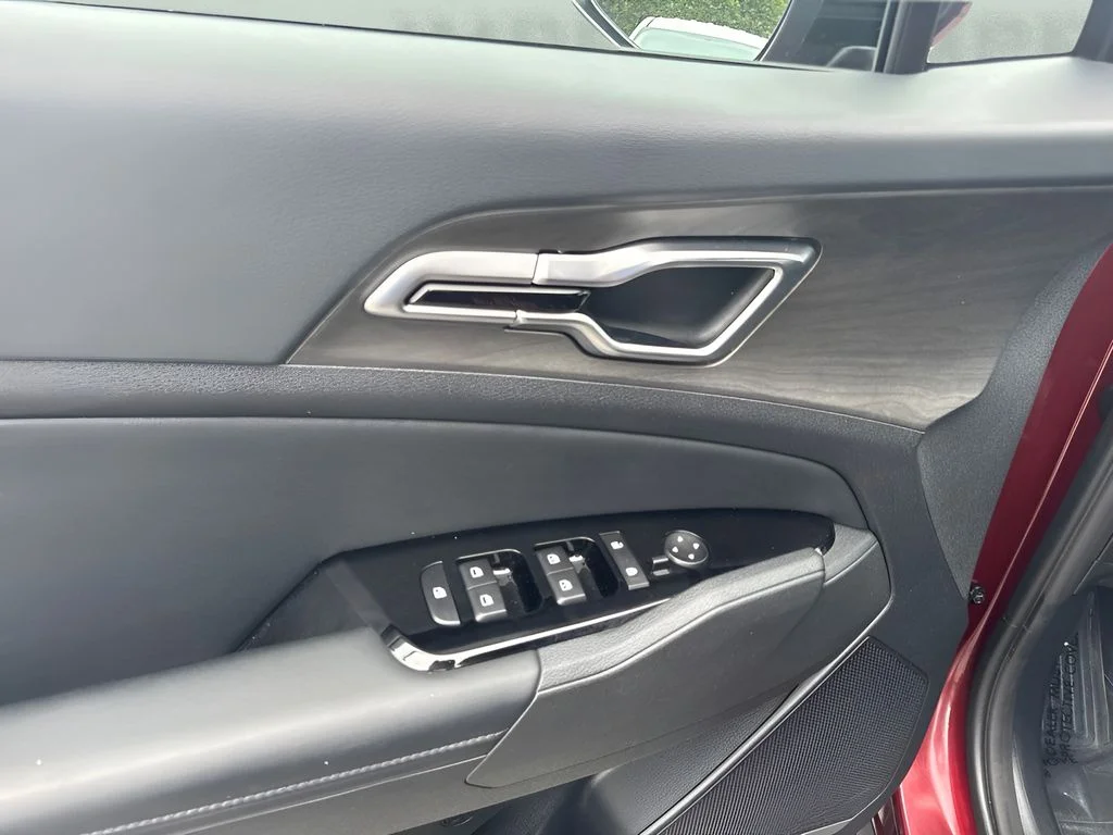 Used 2025 Red Kia X-Line image 20