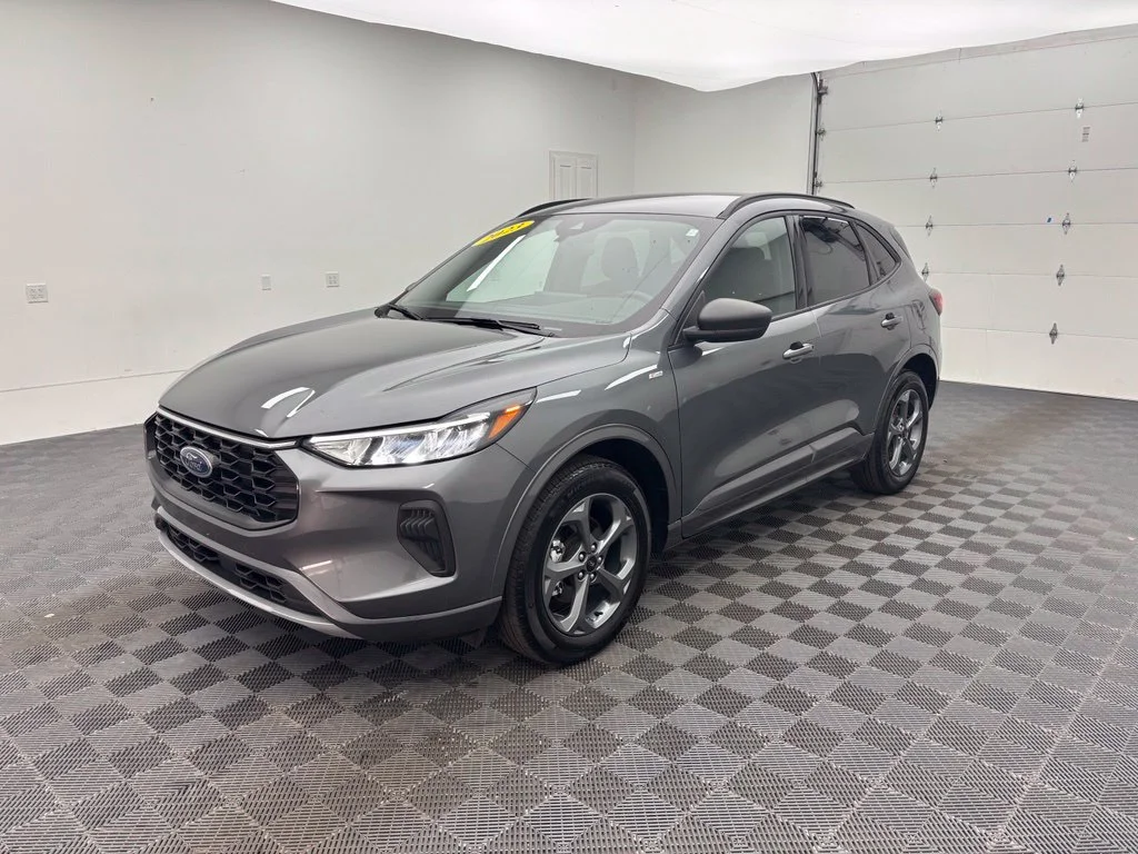 Used 2023 Gray Ford ST-Line image 14