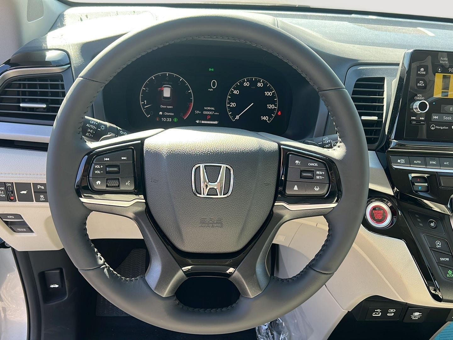 New 2026 Solar Silver Metallic Honda Touring image 4