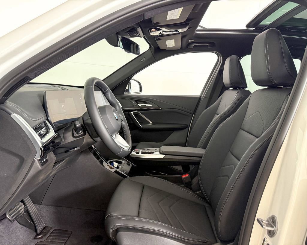 Certified Used 2025 Alpine White BMW xDrive28i image 33