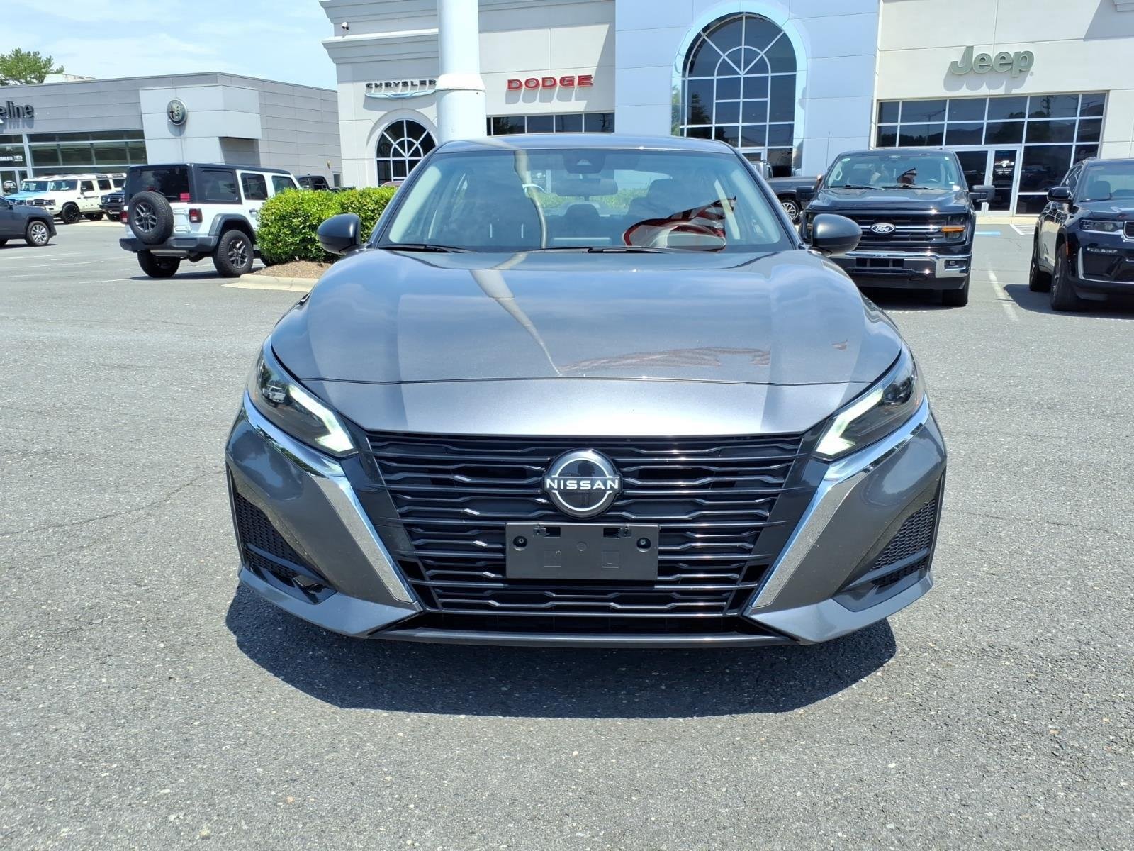 Used 2024 Gun Metallic Nissan 2.5 SV image 12