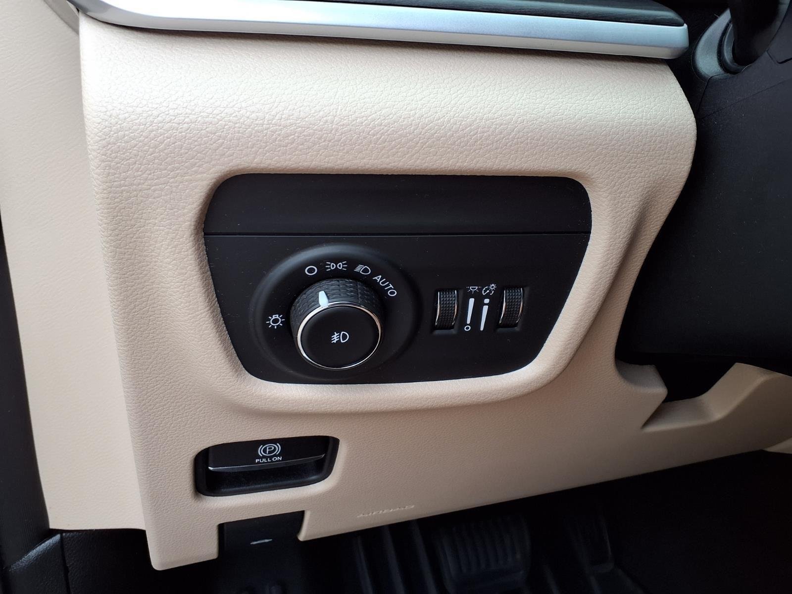 Used 2022 Baltic Gray Metallic Clearcoat Jeep Limited image 8