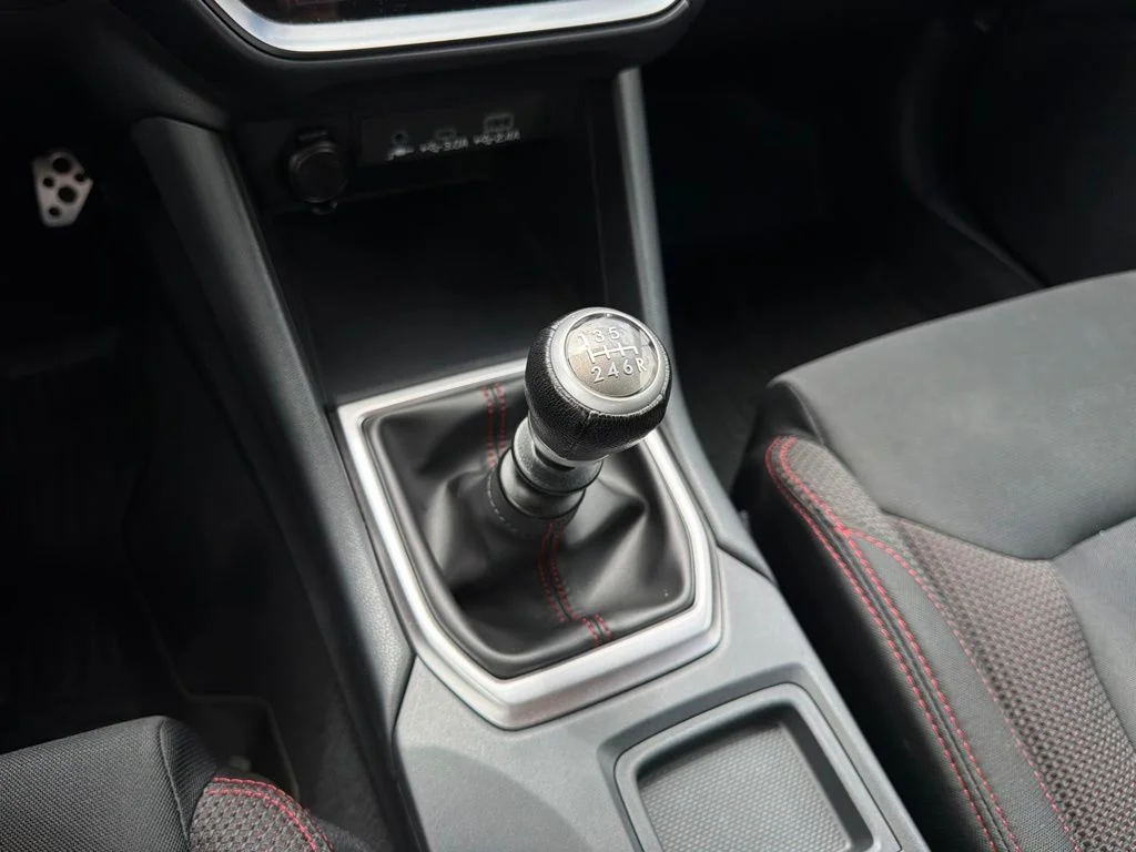 Used 2024 Ice Silver Metallic Subaru Premium image 24