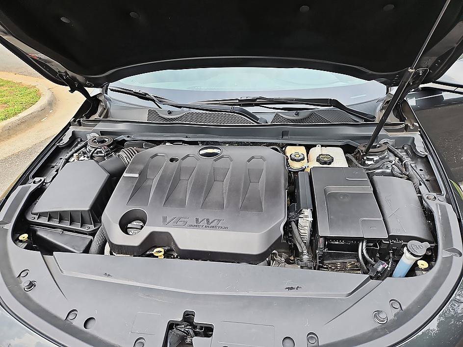 Used 2018 Nightfall Gray Metallic Chevrolet LT image 27