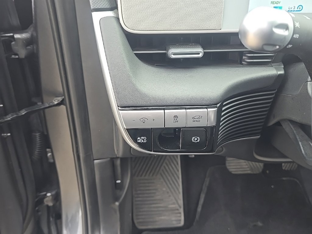 Certified Used 2023 Gray Hyundai SEL image 13