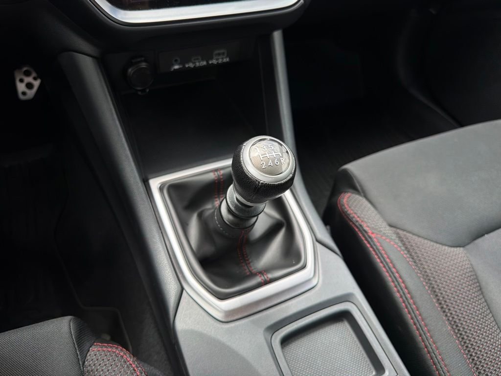 Used 2024 Ice Silver Metallic Subaru Premium image 24