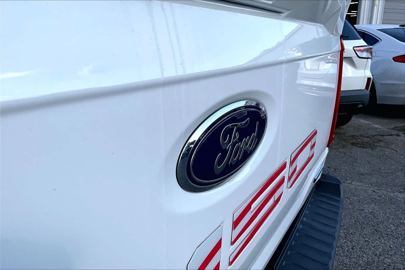 Used 2022 Oxford White Ford XLT image 33