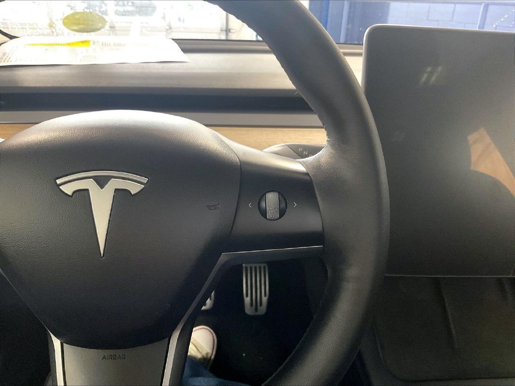 Used 2022 White Tesla Long Range image 23
