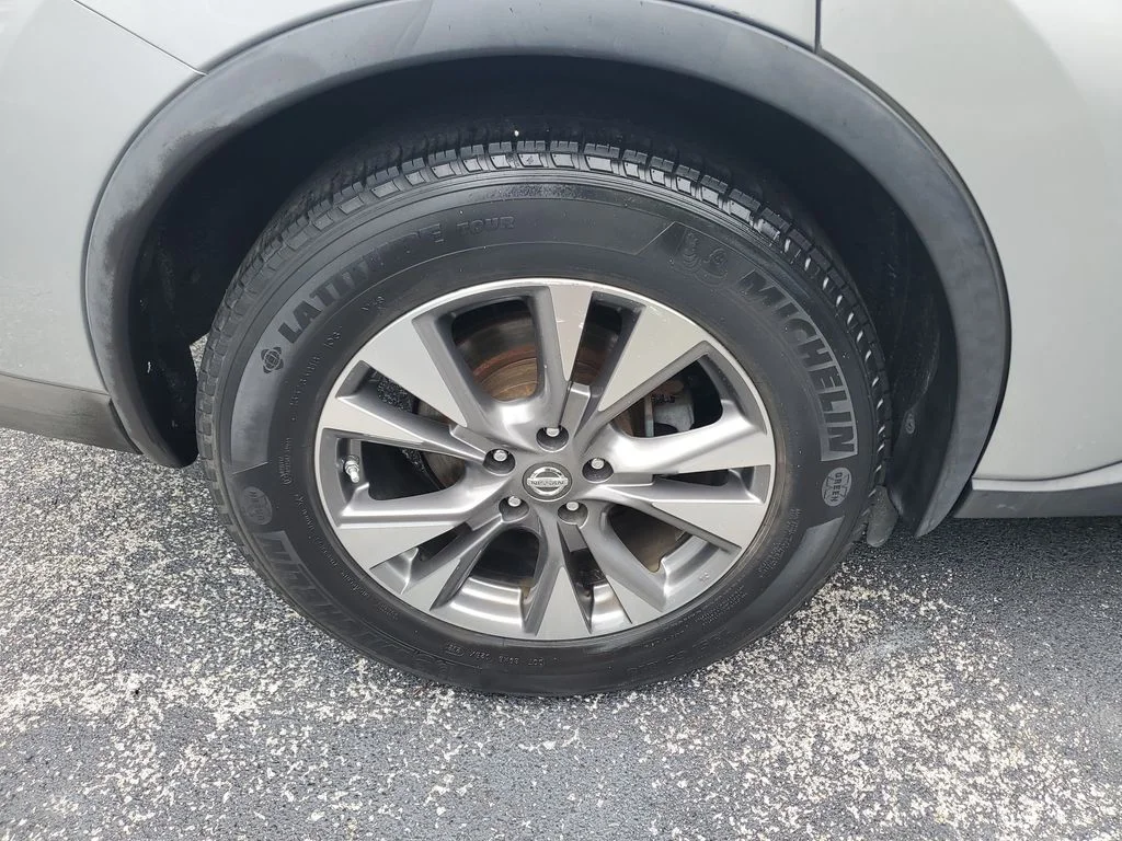 Used 2017 Silver Nissan SV image 6
