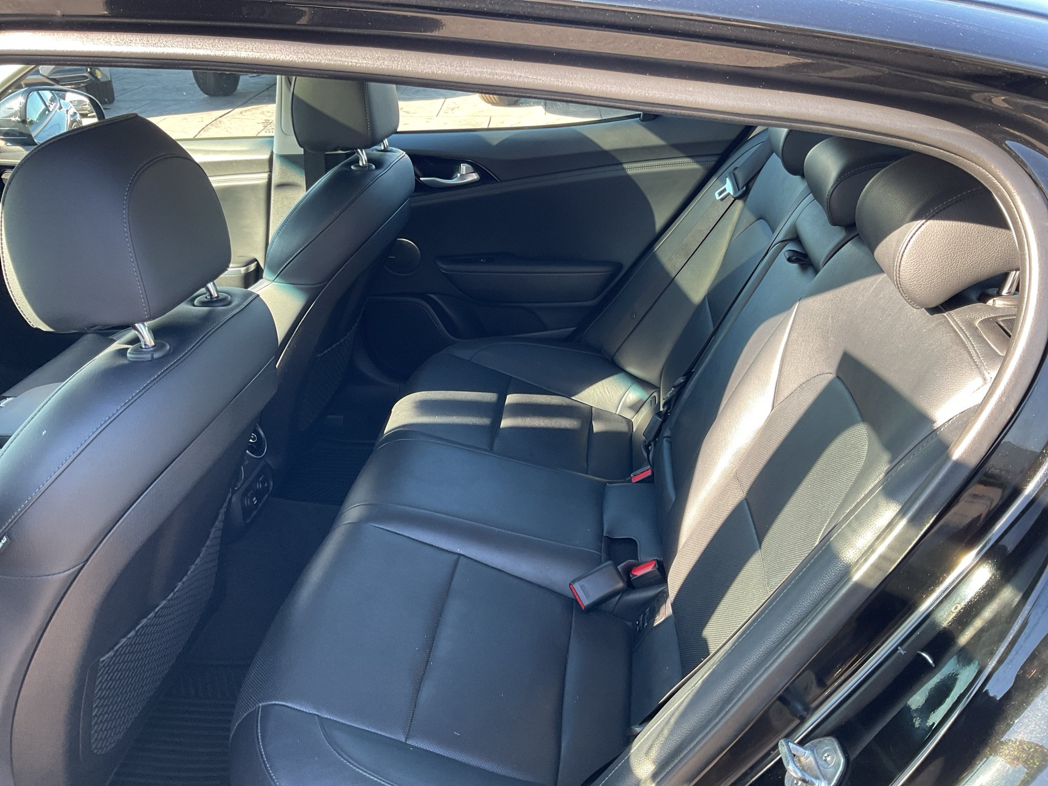 Used 2018 Aurora Black Kia Premium image 17