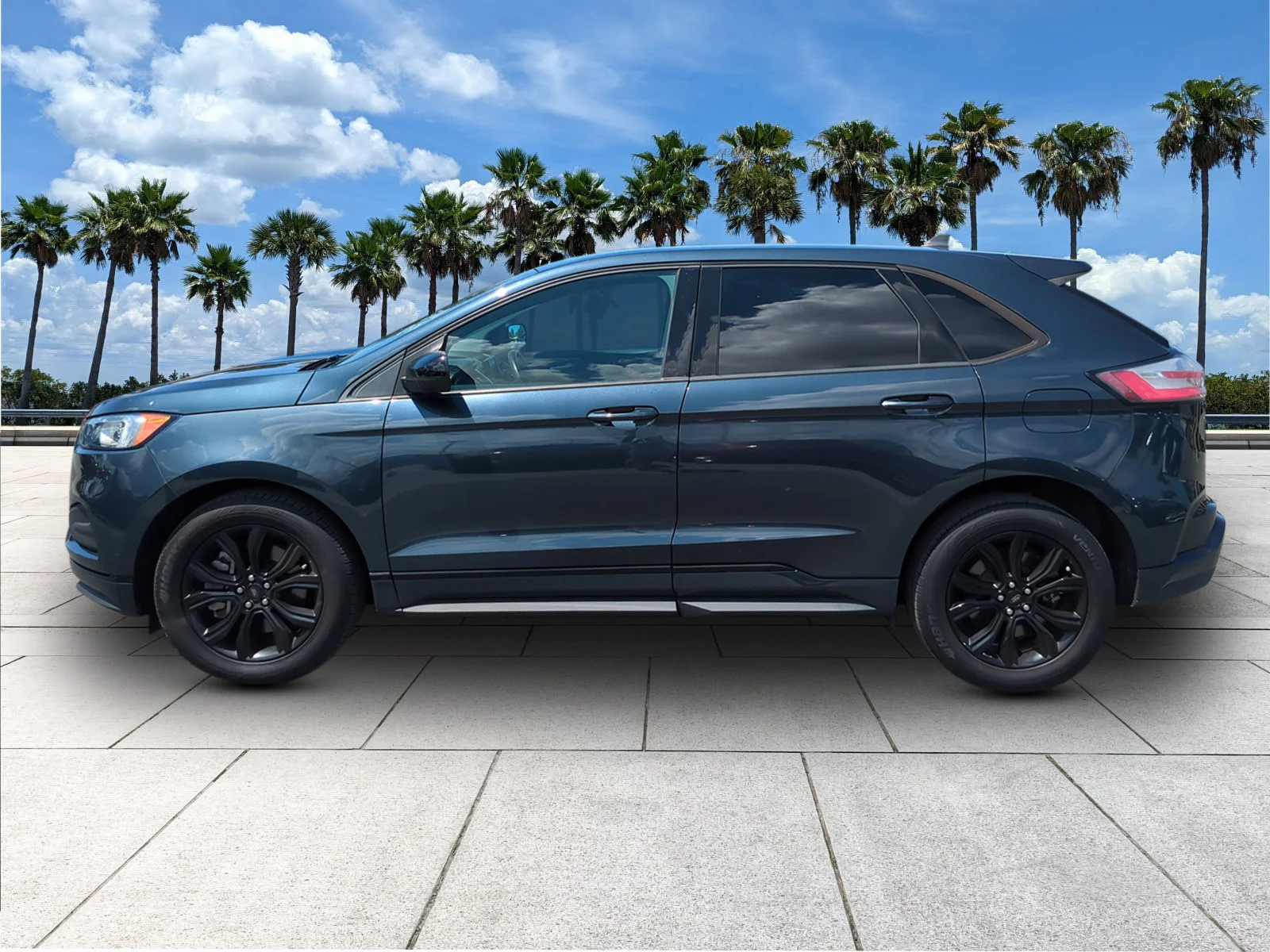 Certified Used 2022 Stone Blue Metallic Ford SE image 4