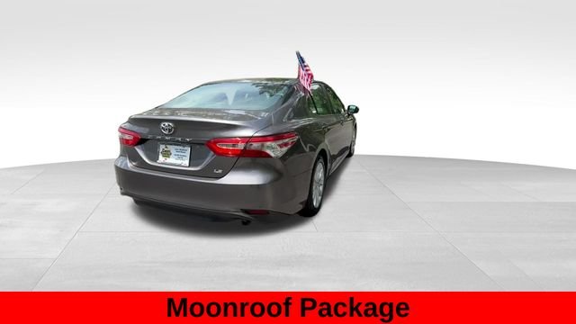 Used 2018 Gray Toyota LE image 10