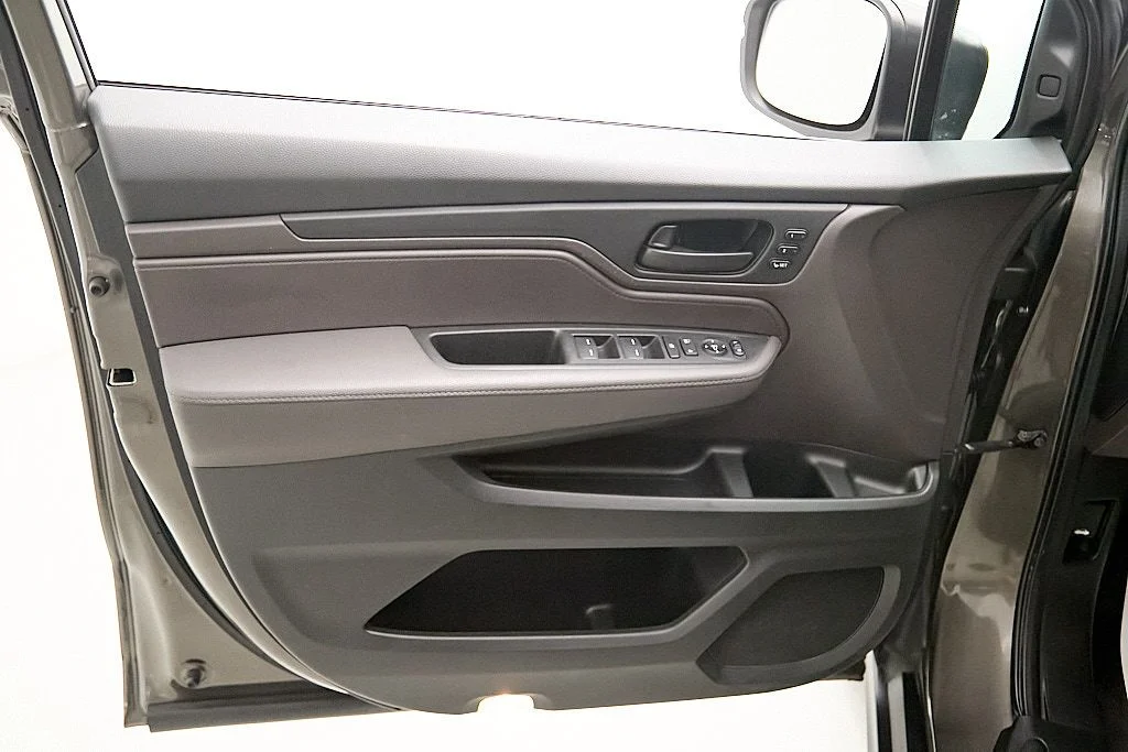 Used 2018 Gray Honda EX-L image 12