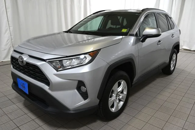 Used 2021 Silver Toyota XLE image 16