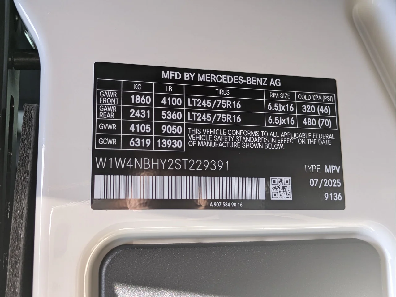 2025 Mercedes-Benz Sprinter Crew Van Base - Photo 12