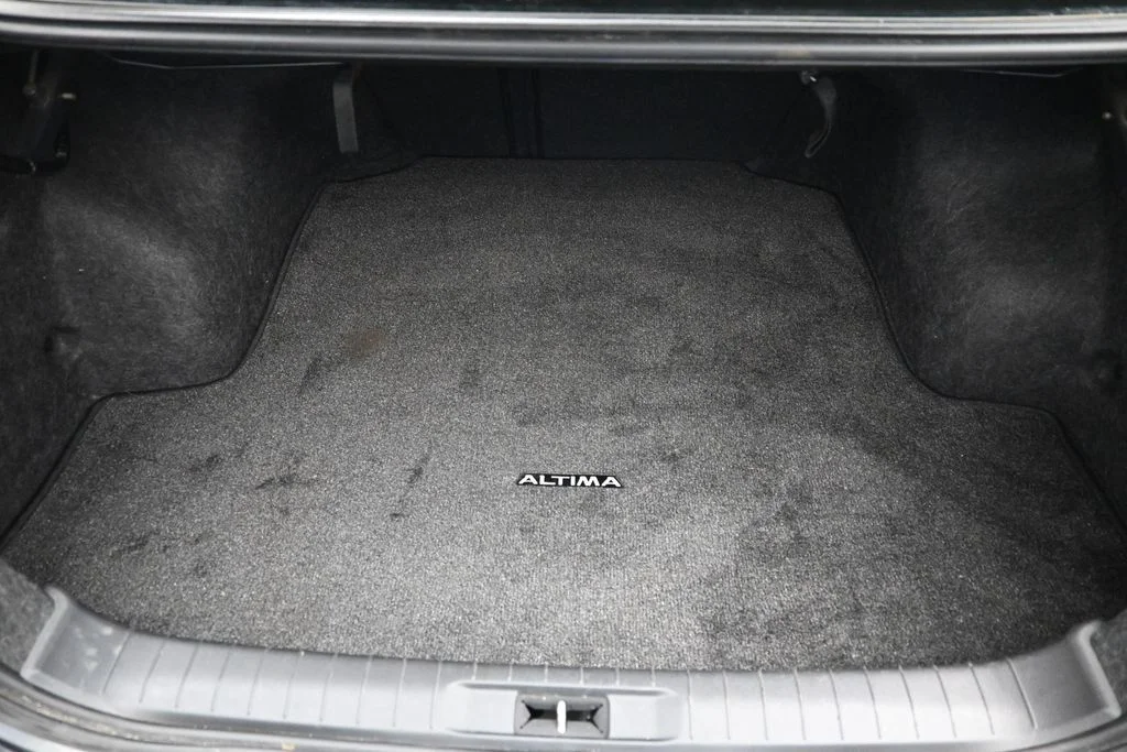 Used 2018 Gray Nissan 2.5 SR image 17