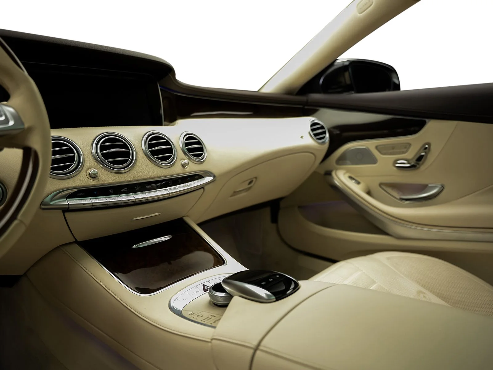 Used 2015 White Mercedes-Benz S 550 image 41