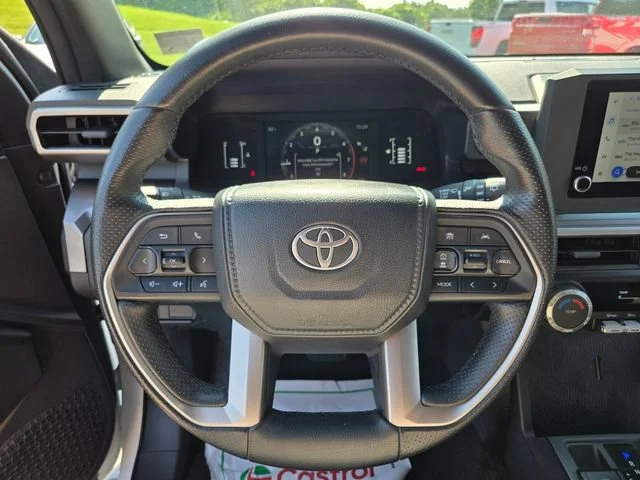 Used 2025 White Toyota SR5 image 32
