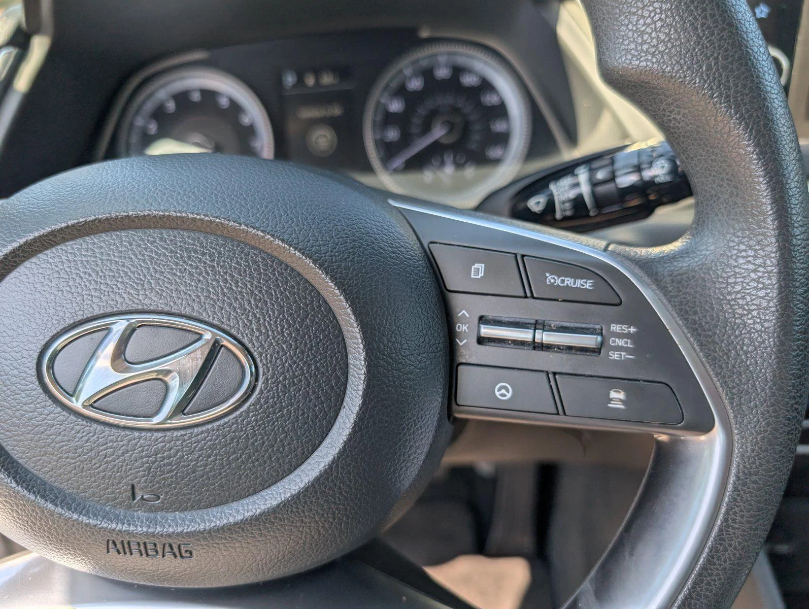 Used 2023 Curated Silver Hyundai SEL image 27