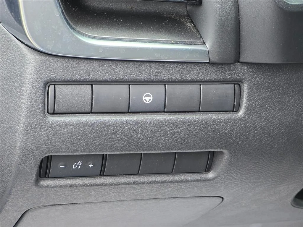 Used 2021 Blue Nissan SV image 8