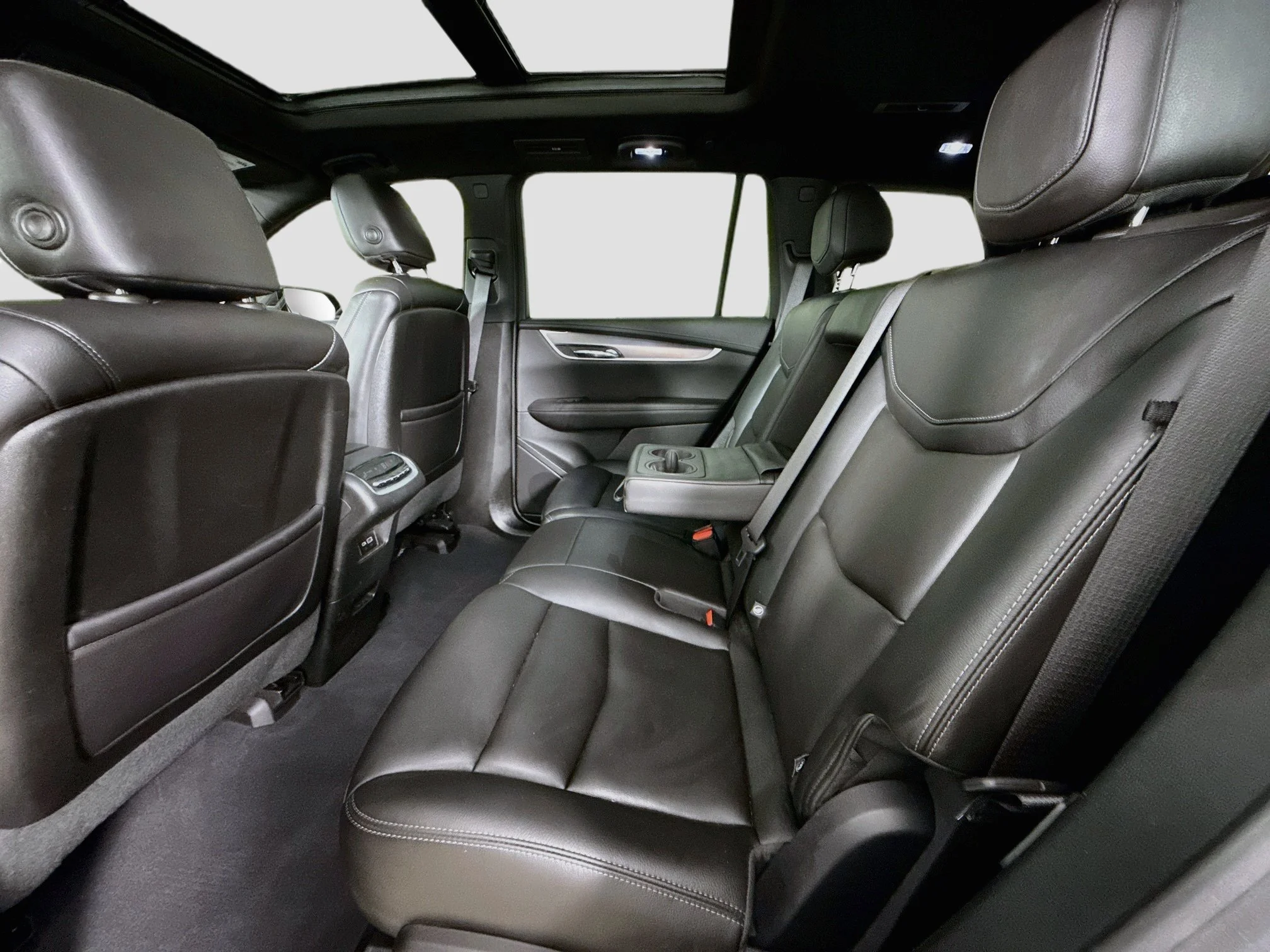 Used 2021 SATIN STEEL METALLIC Cadillac Luxury image 27